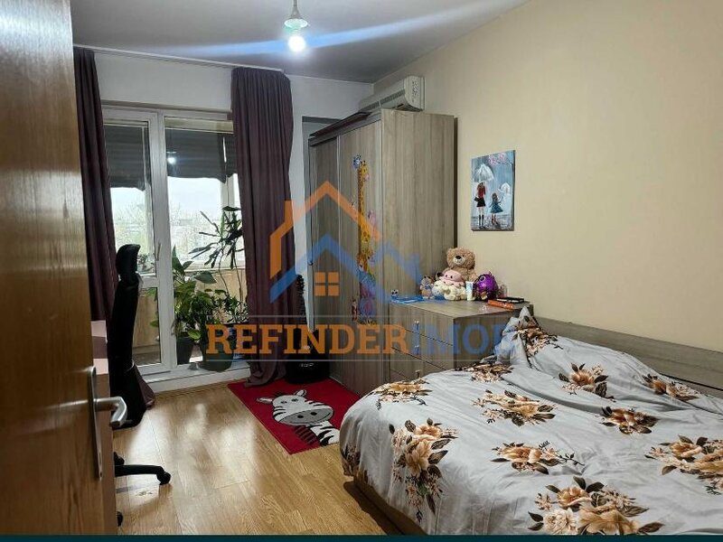 1 Decembrie 1981 Apartament 3 camere de vanzare